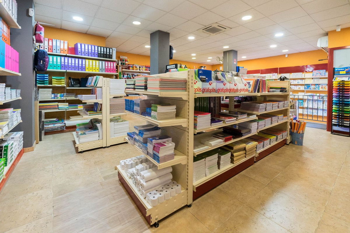 Commercial unit for sale in Las Lagunas Costa Del Sol, Málaga, Spain