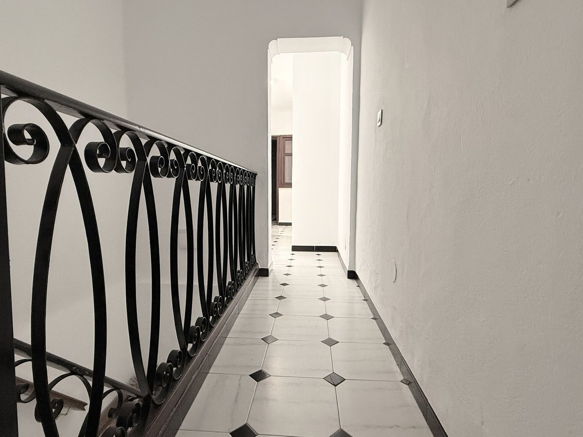 6 Bed Townhouse for sale in Coín Costa Del Sol, Málaga, Spain