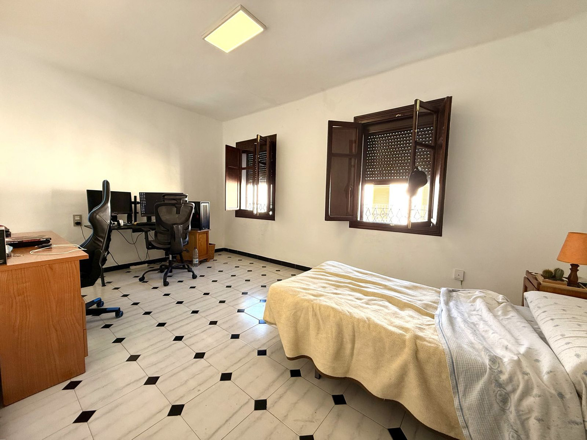 6 Bed Townhouse for sale in Coín Costa Del Sol, Málaga, Spain