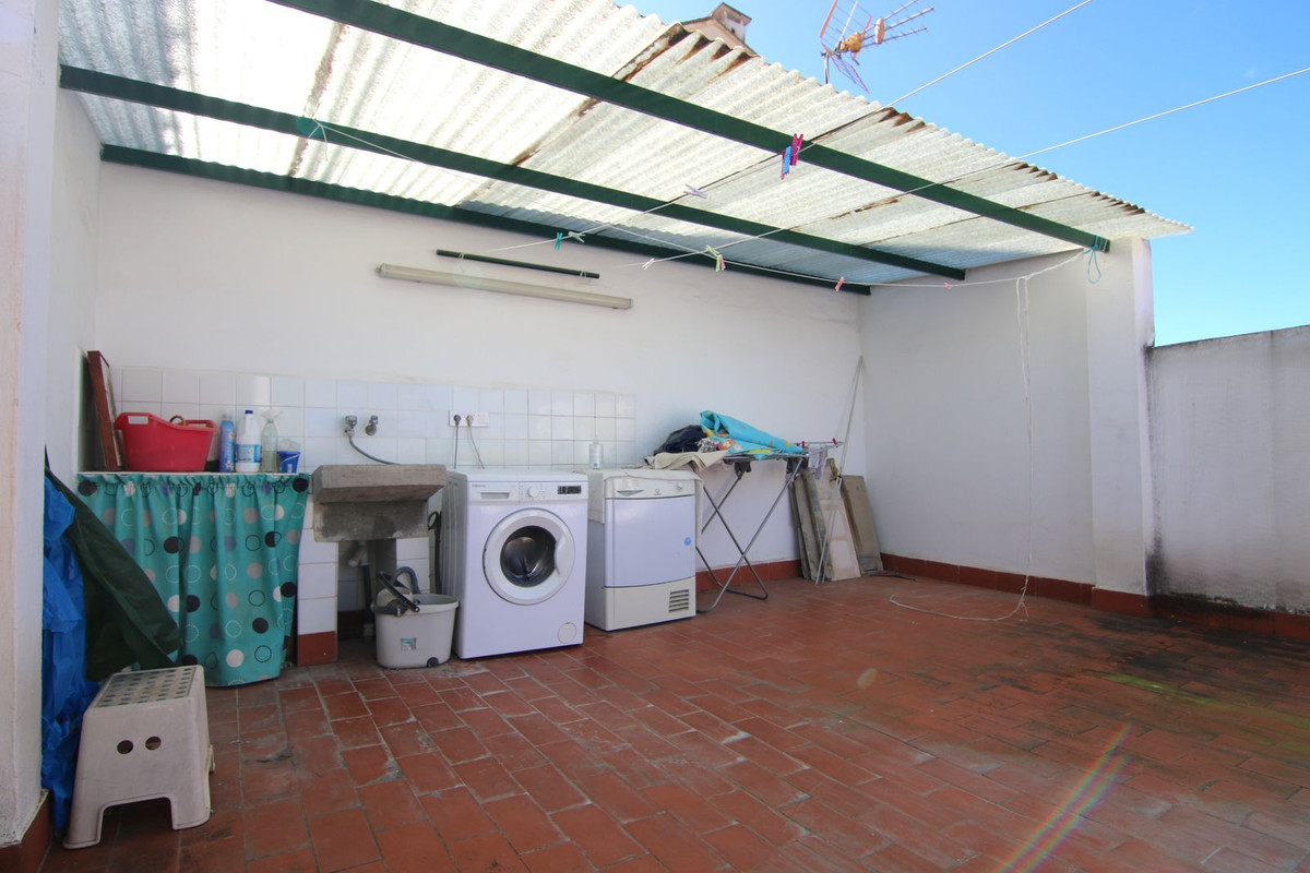6 Bed Townhouse for sale in Coín Costa Del Sol, Málaga, Spain