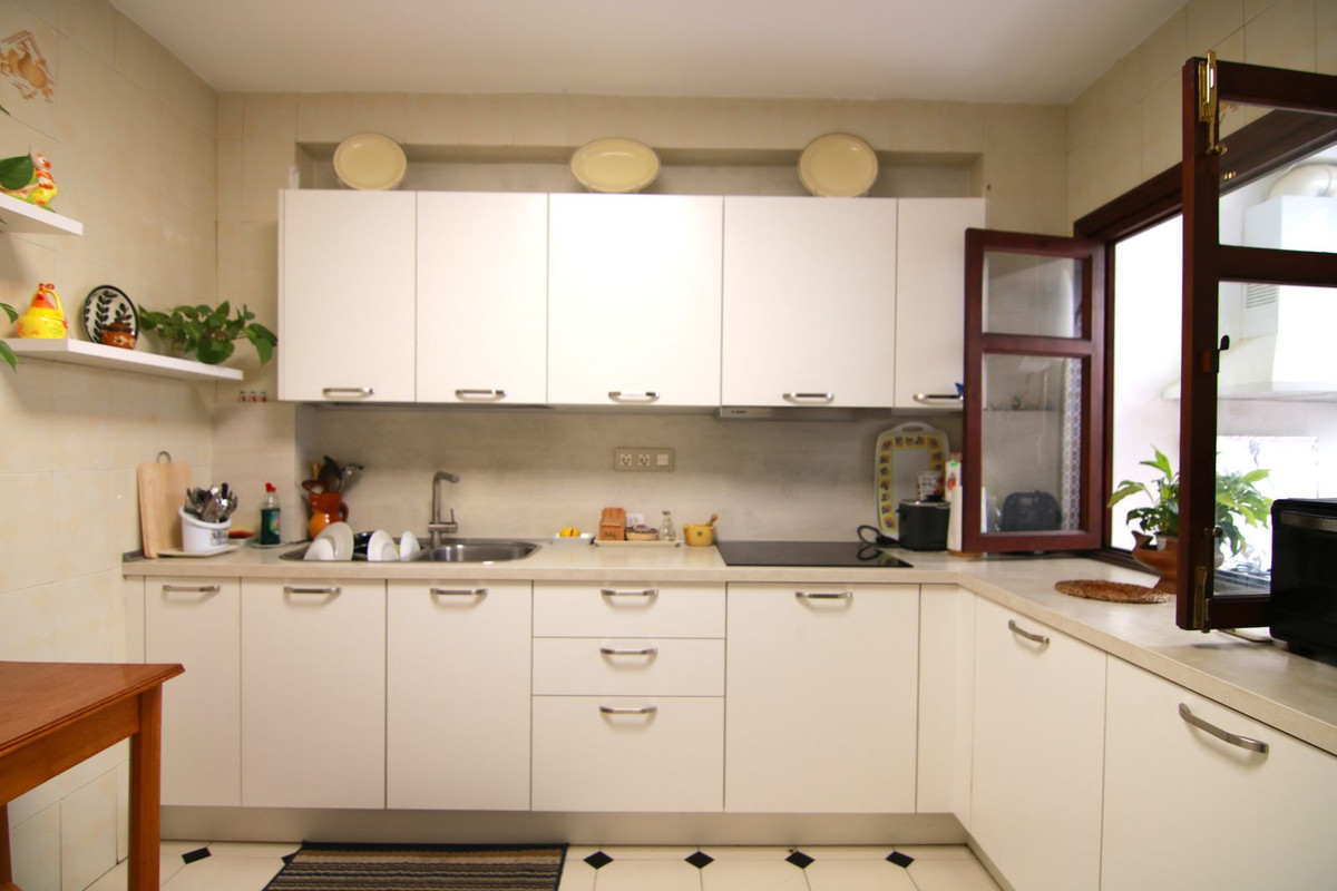6 Bed Townhouse for sale in Coín Costa Del Sol, Málaga, Spain