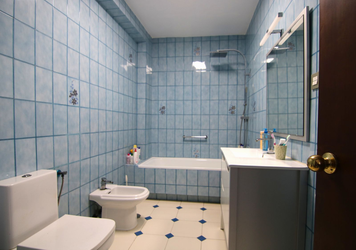 6 Bed Townhouse for sale in Coín Costa Del Sol, Málaga, Spain