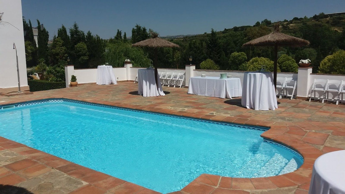 7 Bed Commercial unit for sale in Ronda Costa Del Sol, Málaga, Spain