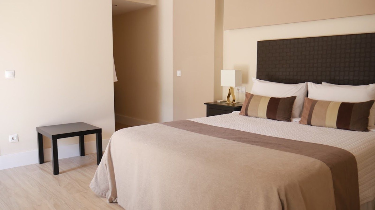 7 Bed Commercial unit for sale in Ronda Costa Del Sol, Málaga, Spain