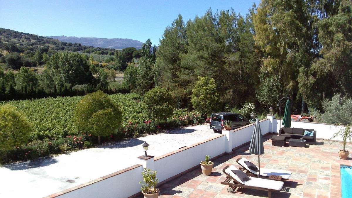 7 Bed Commercial unit for sale in Ronda Costa Del Sol, Málaga, Spain