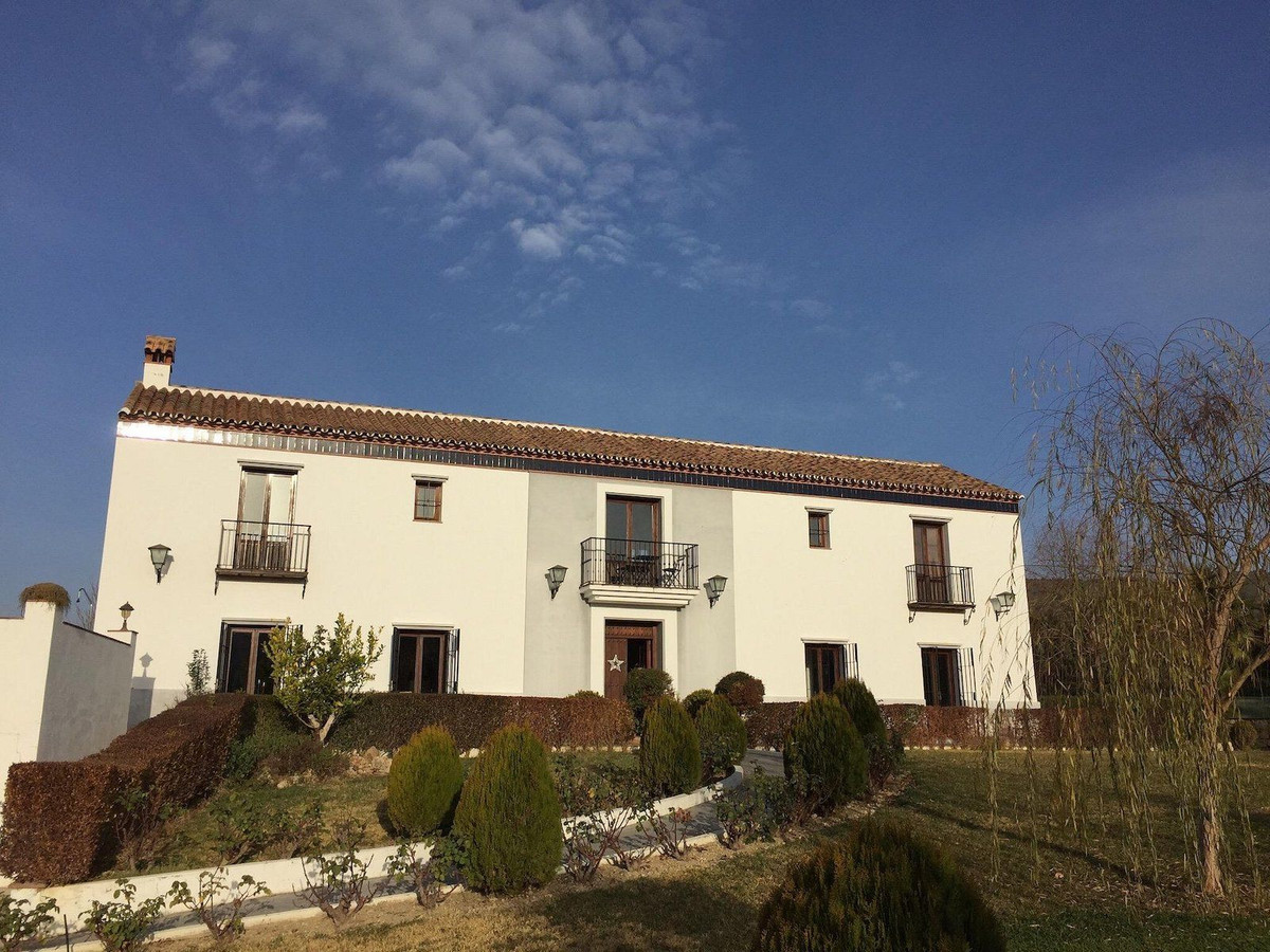 7 Bed Commercial unit for sale in Ronda Costa Del Sol, Málaga, Spain