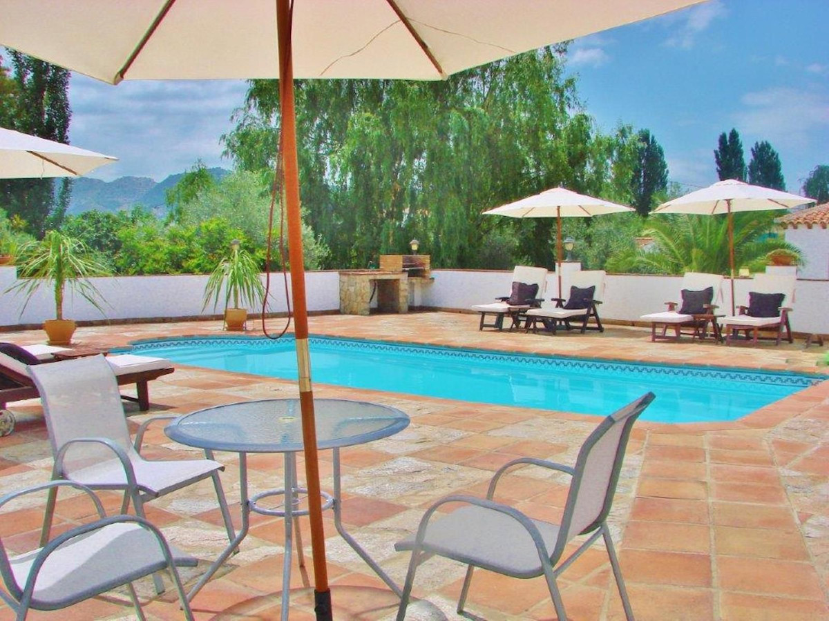 7 Bed Commercial unit for sale in Ronda Costa Del Sol, Málaga, Spain