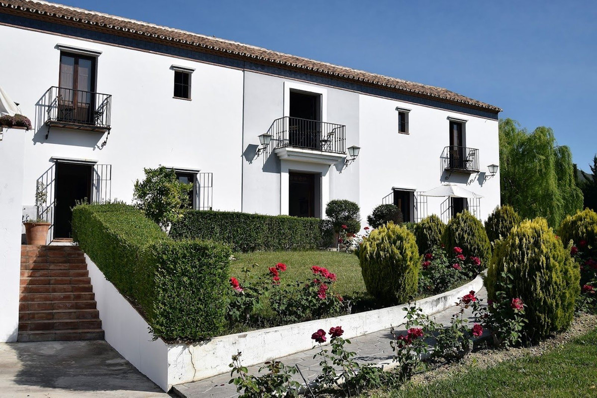 7 Bed Commercial unit for sale in Ronda Costa Del Sol, Málaga, Spain