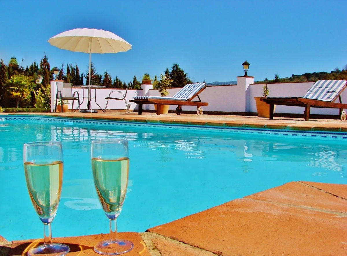 7 Bed Commercial unit for sale in Ronda Costa Del Sol, Málaga, Spain