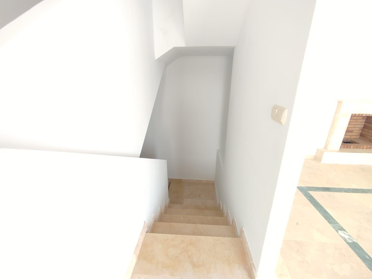 2 Bed Townhouse for sale in Doña Julia Costa Del Sol, Málaga, Spain