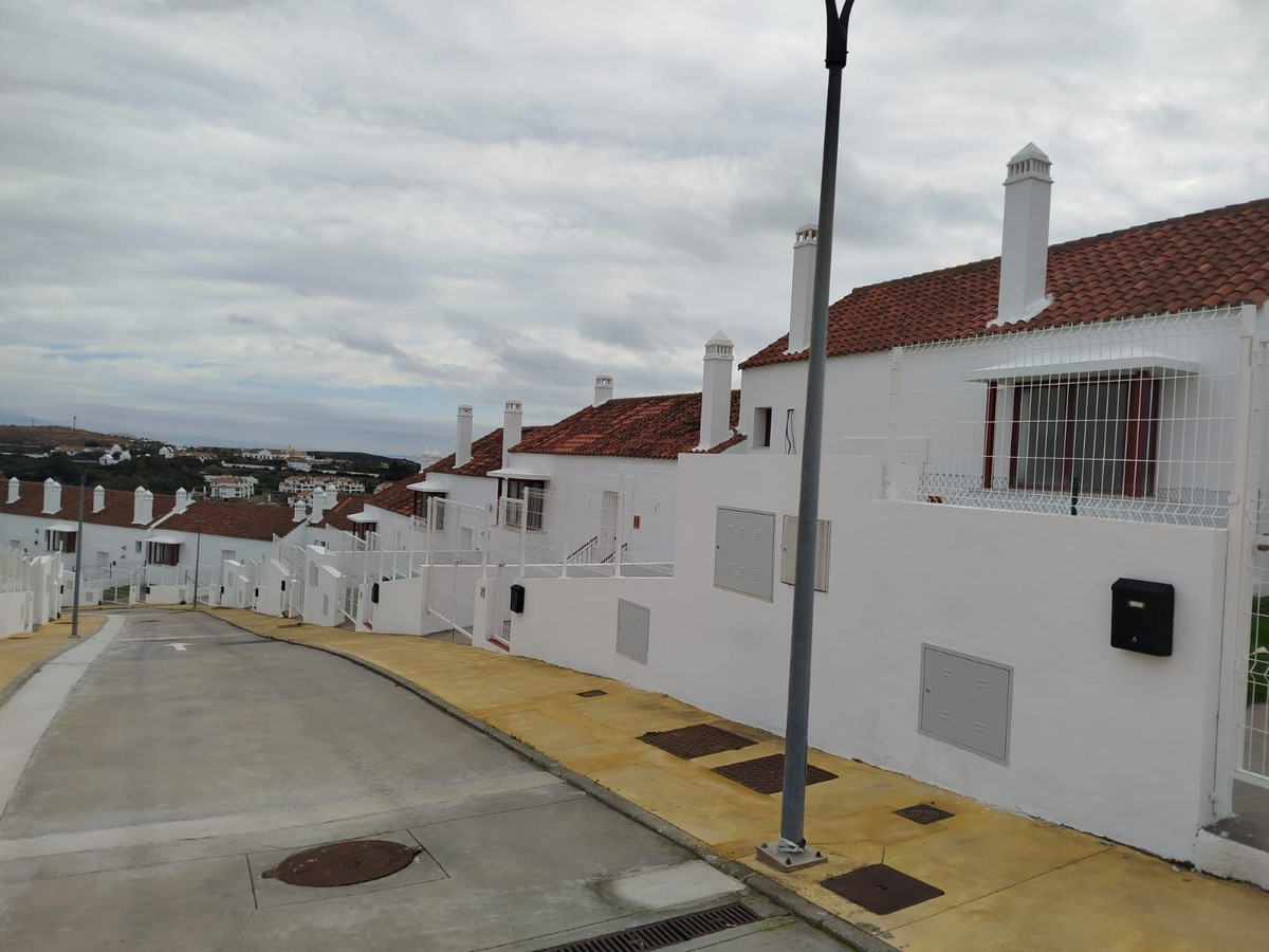 2 Bed Townhouse for sale in Doña Julia Costa Del Sol, Málaga, Spain