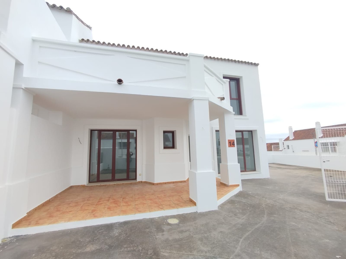 2 Bed Townhouse for sale in Doña Julia Costa Del Sol, Málaga, Spain