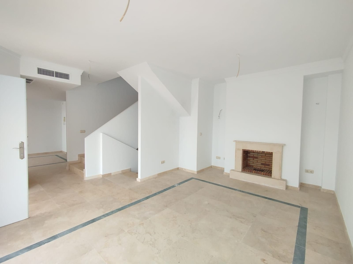2 Bed Townhouse for sale in Doña Julia Costa Del Sol, Málaga, Spain