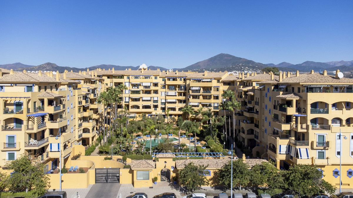2 Bed Apartment for sale in San Pedro De Alcántara Costa Del Sol, Málaga, Spain