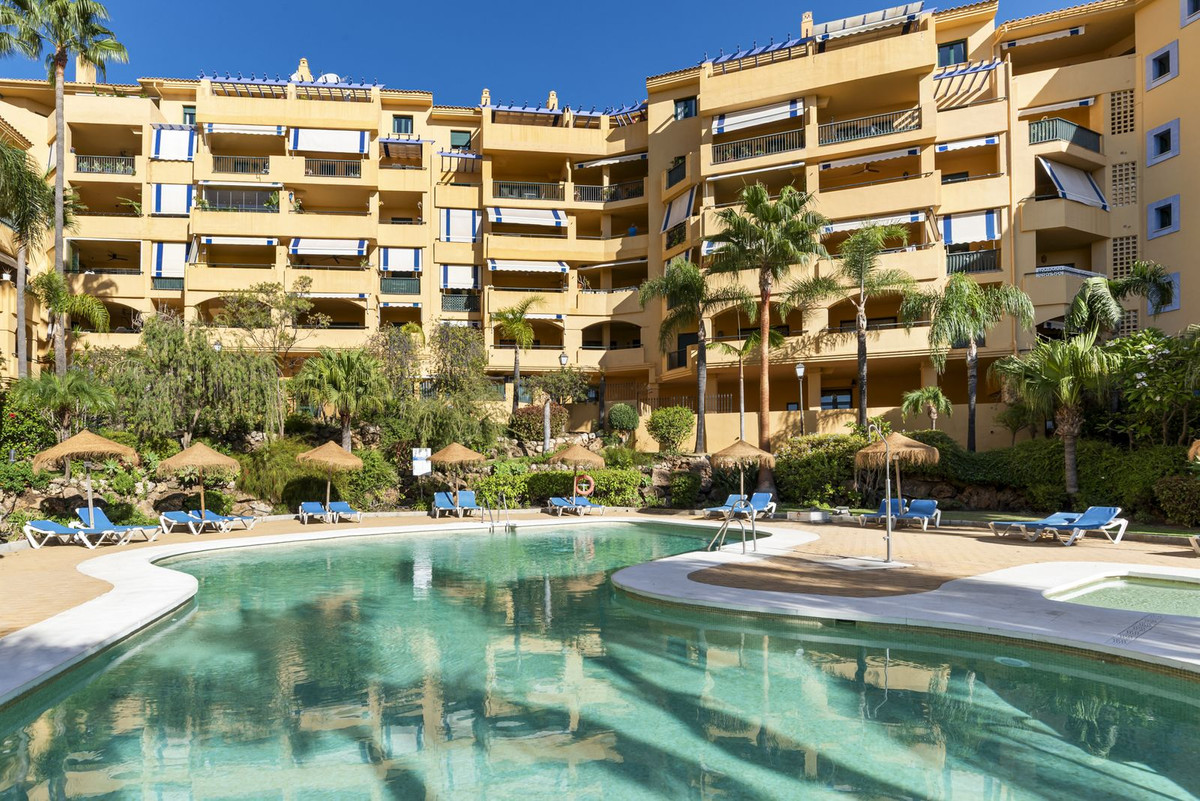 2 Bed Apartment for sale in San Pedro De Alcántara Costa Del Sol, Málaga, Spain