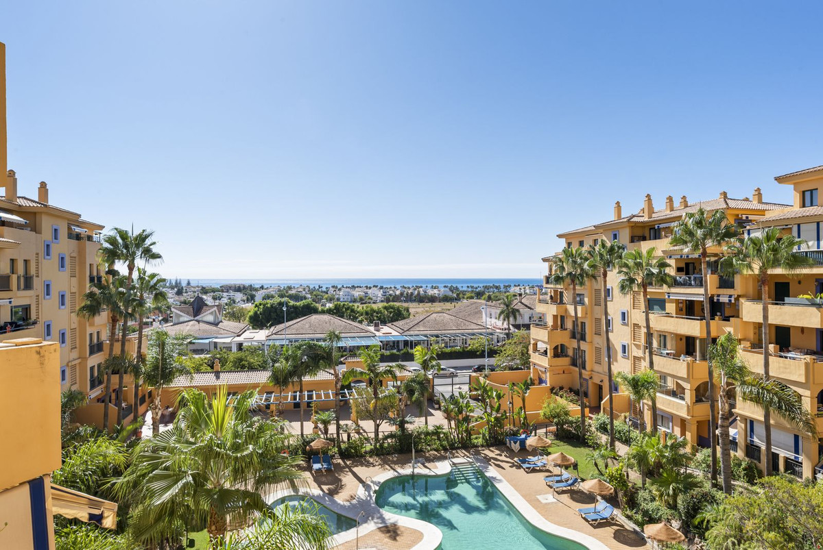 2 Bed Apartment for sale in San Pedro De Alcántara Costa Del Sol, Málaga, Spain