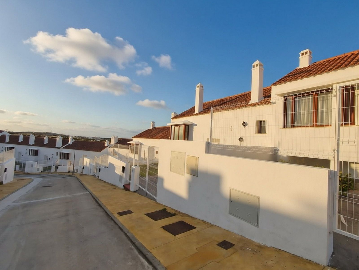 3 Bed Townhouse for sale in Doña Julia Costa Del Sol, Málaga, Spain