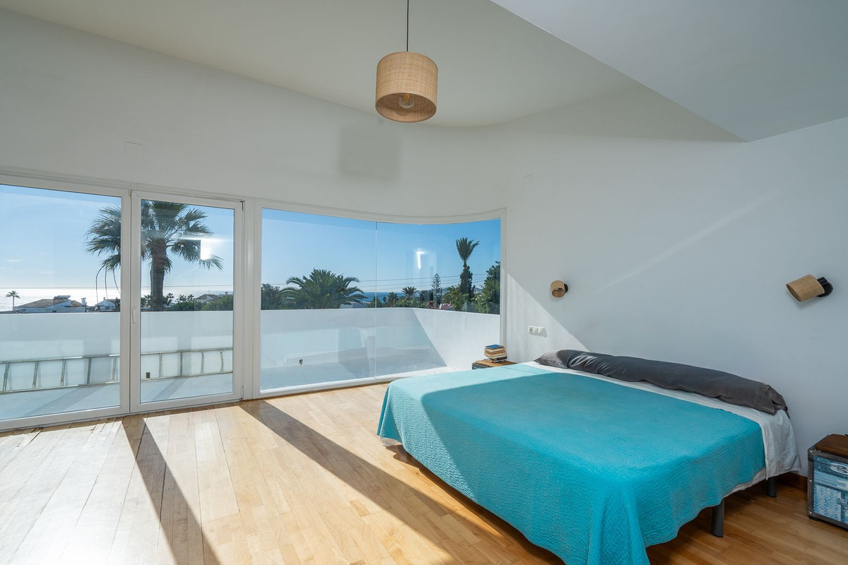Se vende Villa - Chalet de 3 dormitorios en Costa Del Sol, Málaga, España