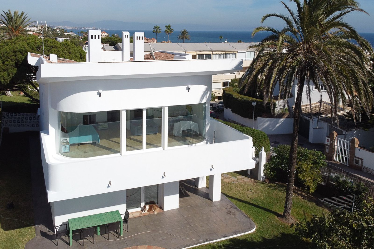 Se vende Villa - Chalet de 3 dormitorios en Costa Del Sol, Málaga, España