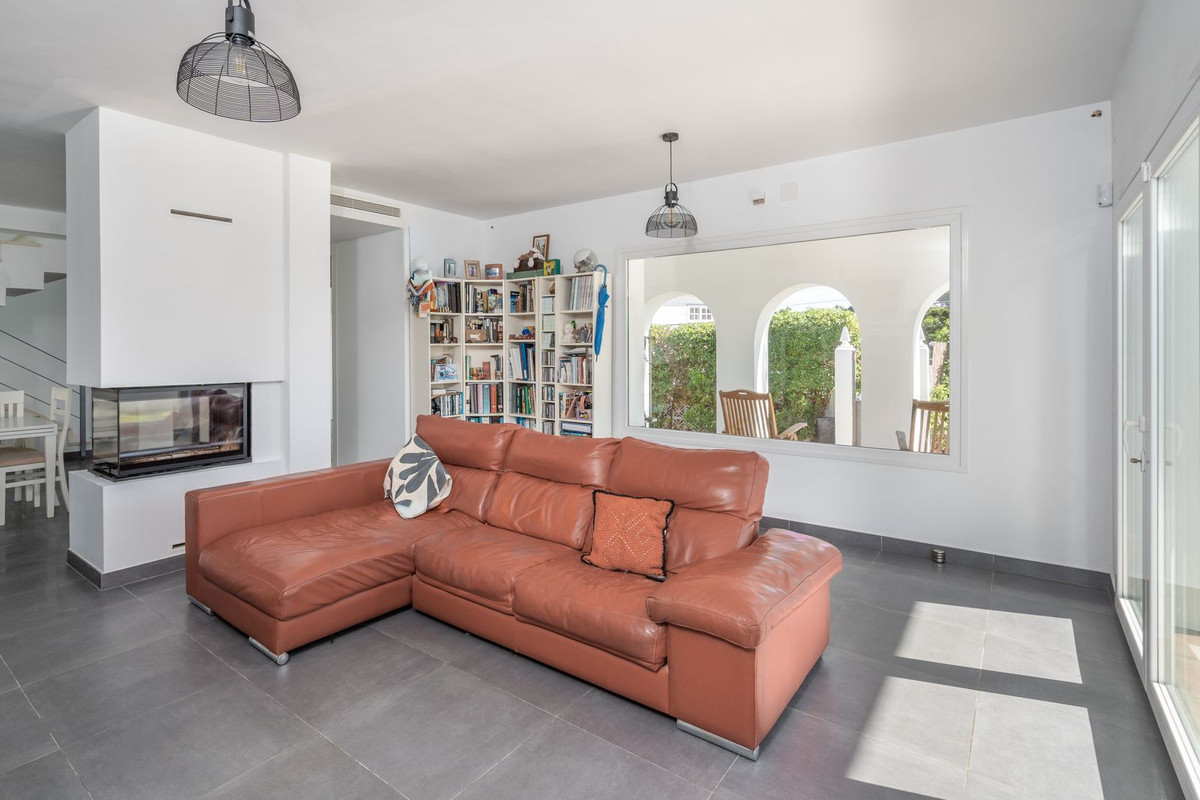 Se vende Villa - Chalet de 3 dormitorios en Costa Del Sol, Málaga, España