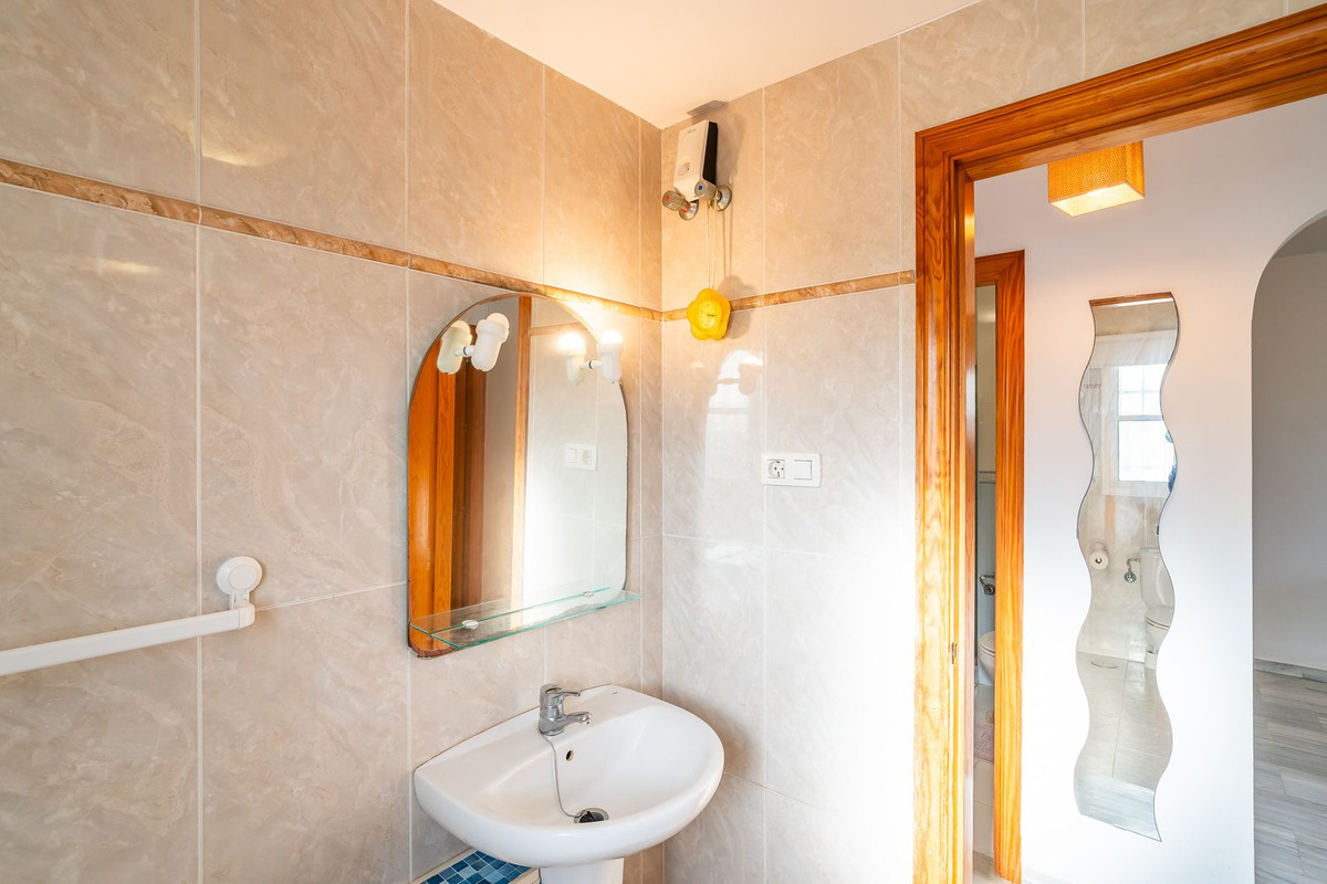 2 Bed Apartment for sale in Mijas Costa Del Sol, Málaga, Spain