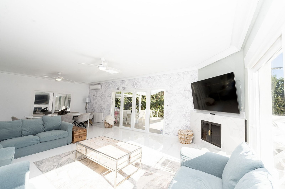 Se vende Villa - Chalet de 6 dormitorios en Costa Del Sol, Málaga, España