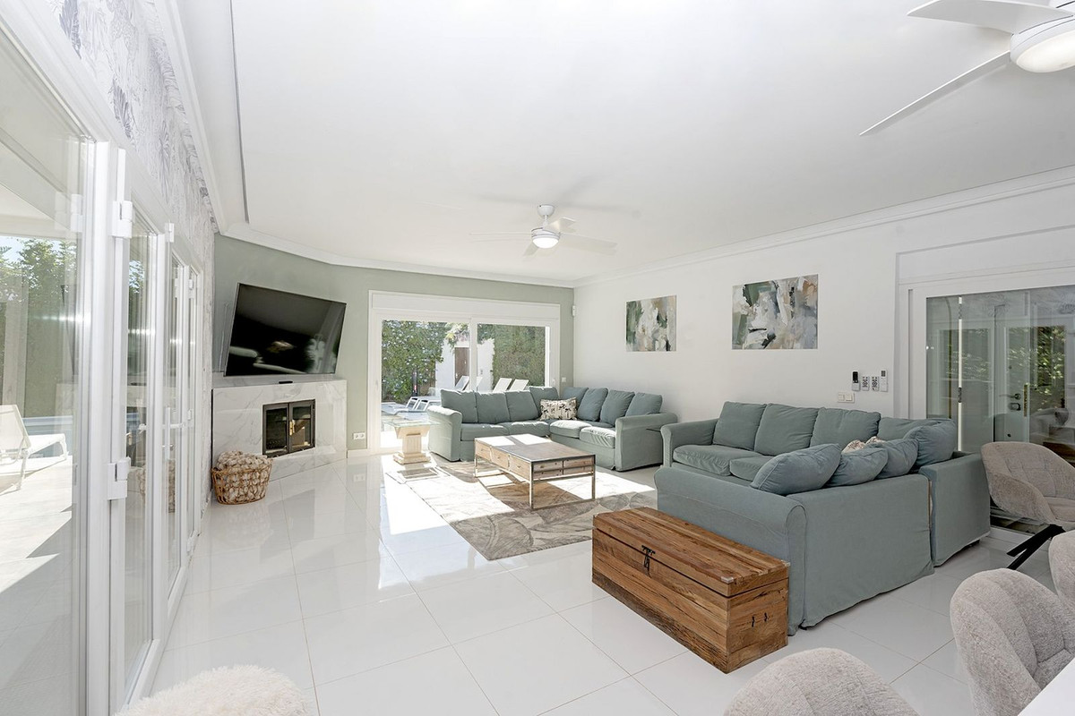 Se vende Villa - Chalet de 6 dormitorios en Costa Del Sol, Málaga, España