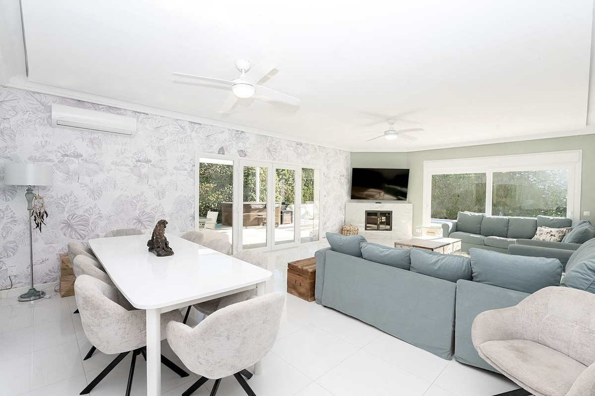 Se vende Villa - Chalet de 6 dormitorios en Costa Del Sol, Málaga, España