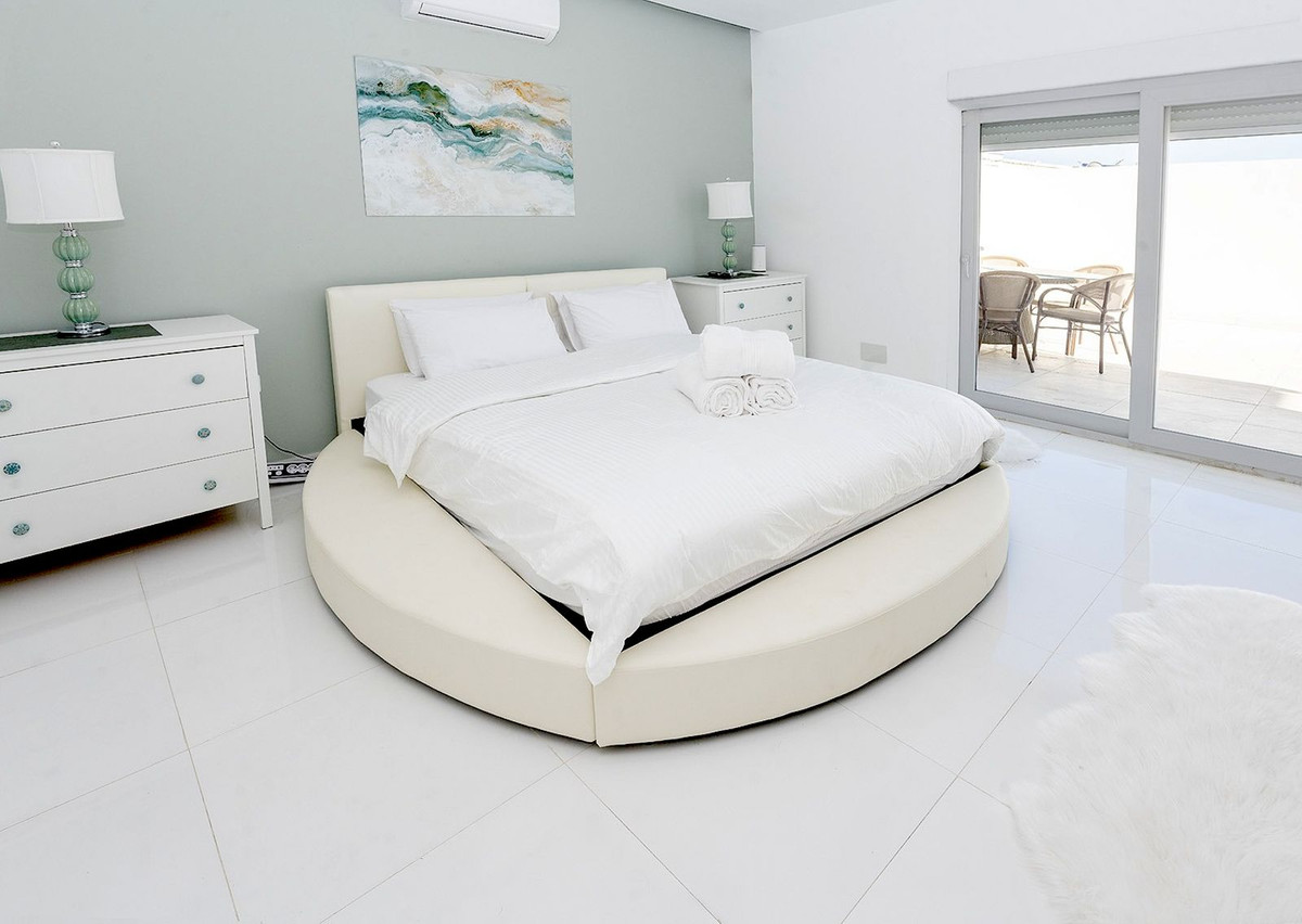 Se vende Villa - Chalet de 6 dormitorios en Costa Del Sol, Málaga, España