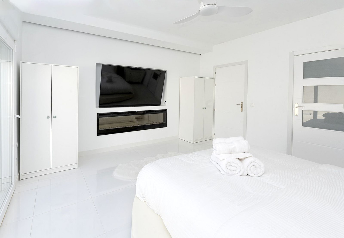 Se vende Villa - Chalet de 6 dormitorios en Costa Del Sol, Málaga, España