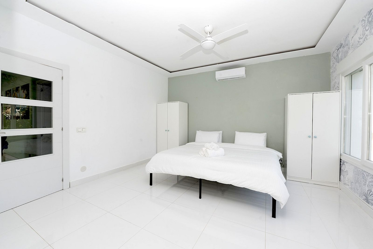 Se vende Villa - Chalet de 6 dormitorios en Costa Del Sol, Málaga, España
