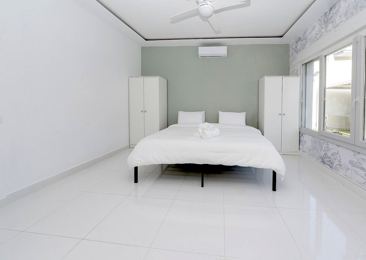 Se vende Villa - Chalet de 6 dormitorios en Costa Del Sol, Málaga, España