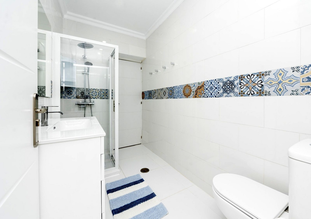 Se vende Villa - Chalet de 6 dormitorios en Costa Del Sol, Málaga, España