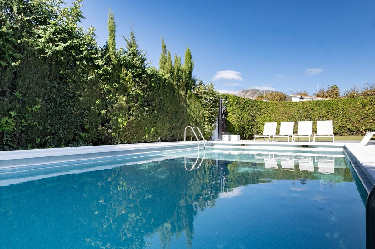Se vende Villa - Chalet de 6 dormitorios en Costa Del Sol, Málaga, España
