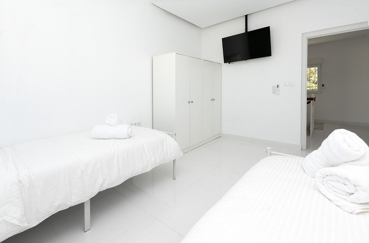 Se vende Villa - Chalet de 6 dormitorios en Costa Del Sol, Málaga, España