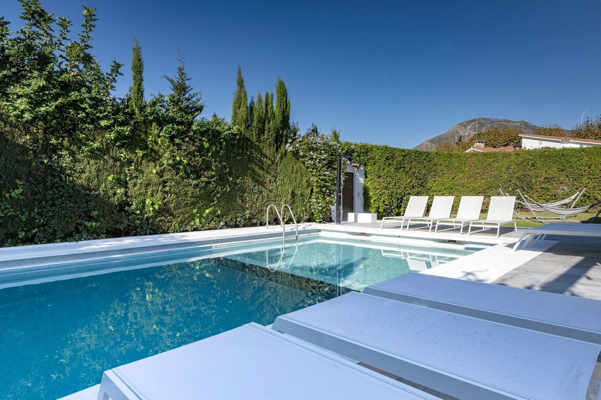 Se vende Villa - Chalet de 6 dormitorios en Costa Del Sol, Málaga, España