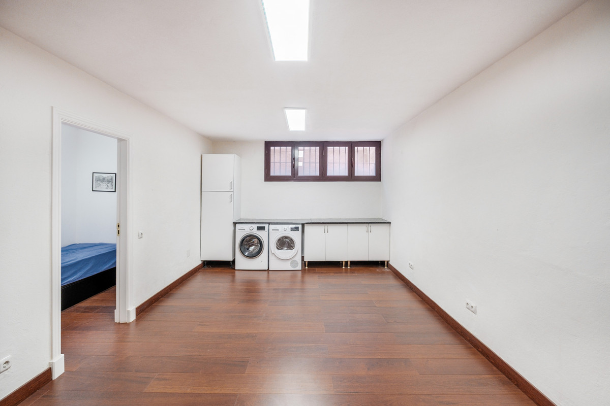 4 Bed Townhouse for sale in The Golden Mile Costa Del Sol, Málaga, Spain