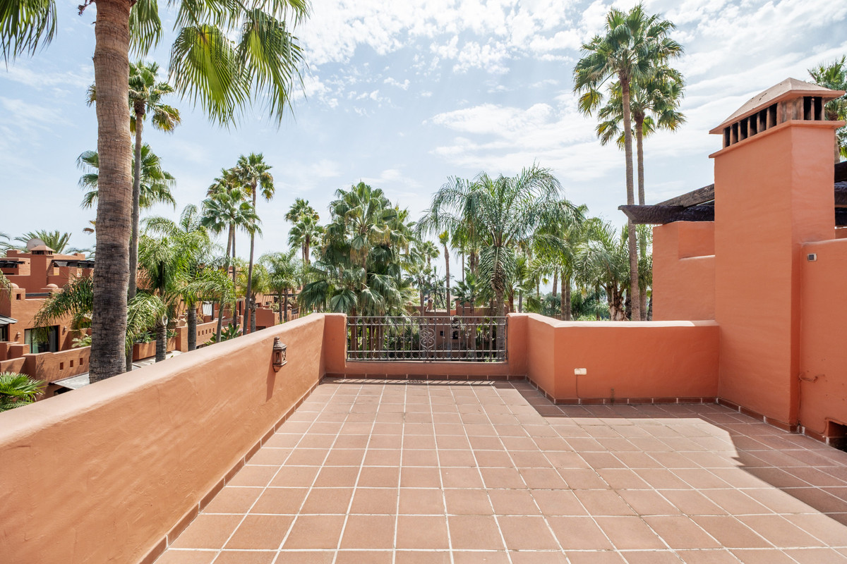 4 Bed Townhouse for sale in The Golden Mile Costa Del Sol, Málaga, Spain