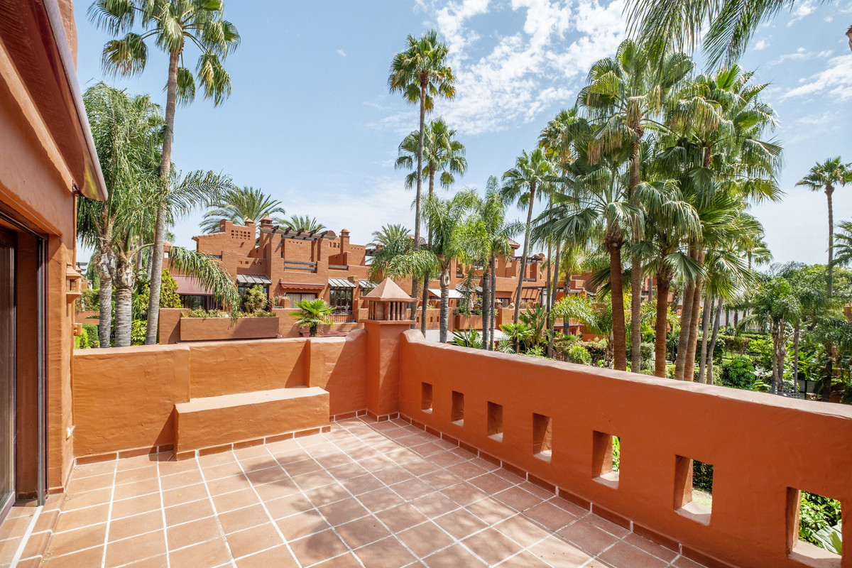 4 Bed Townhouse for sale in The Golden Mile Costa Del Sol, Málaga, Spain
