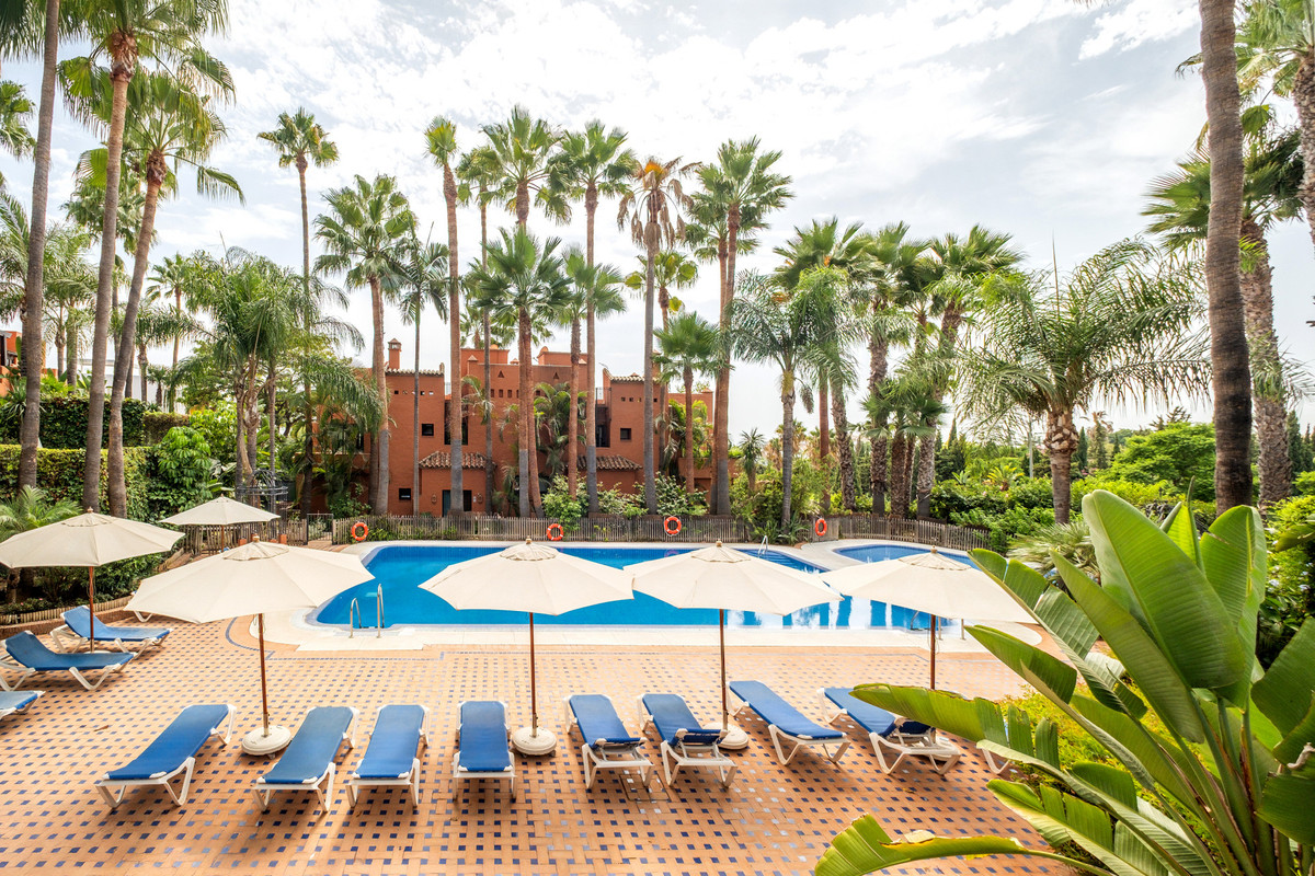 4 Bed Townhouse for sale in The Golden Mile Costa Del Sol, Málaga, Spain