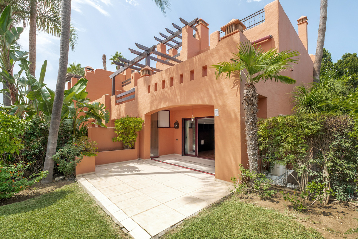 4 Bed Townhouse for sale in The Golden Mile Costa Del Sol, Málaga, Spain