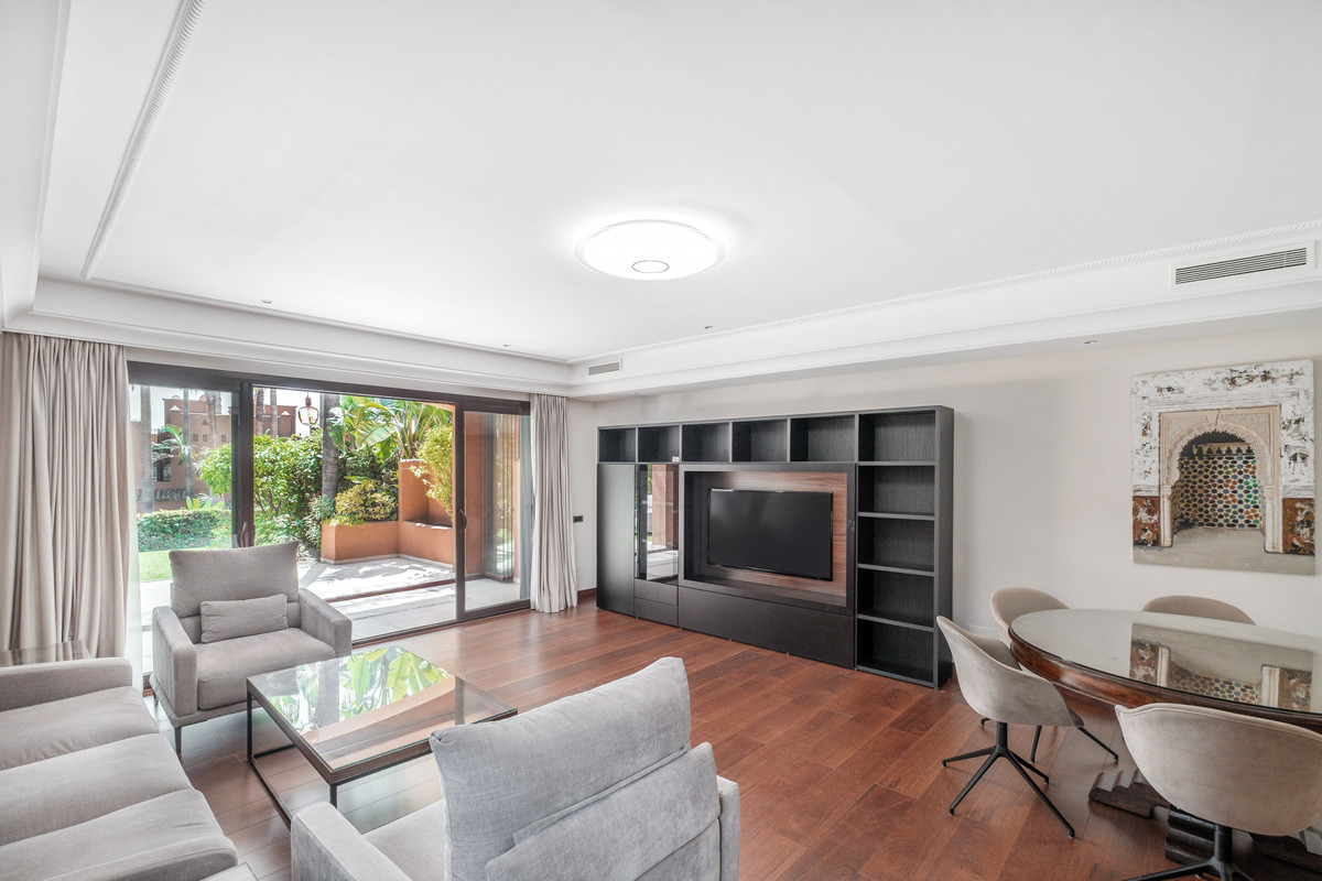 4 Bed Townhouse for sale in The Golden Mile Costa Del Sol, Málaga, Spain