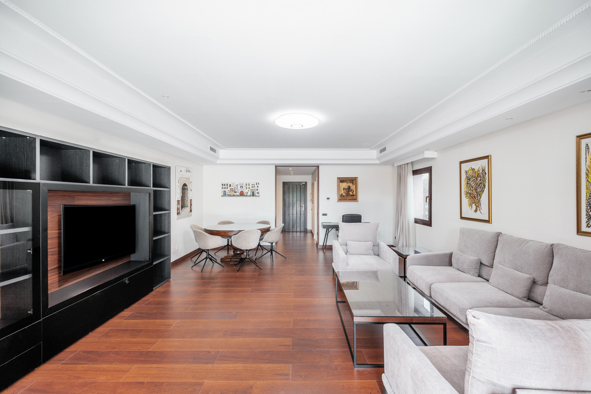 4 Bed Townhouse for sale in The Golden Mile Costa Del Sol, Málaga, Spain
