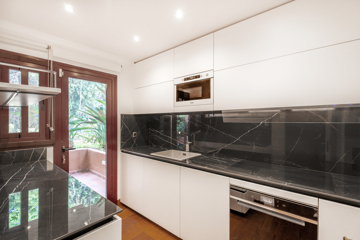 4 Bed Townhouse for sale in The Golden Mile Costa Del Sol, Málaga, Spain
