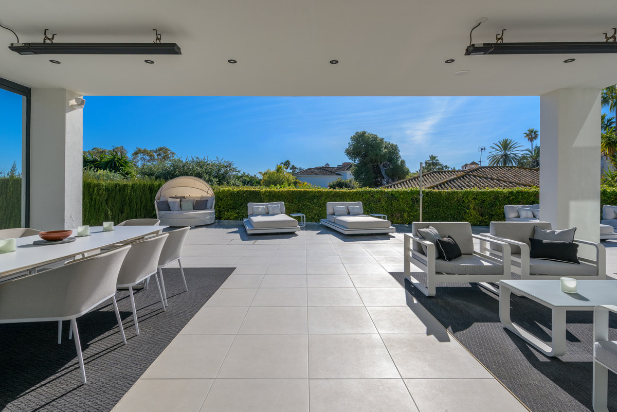 Se vende Villa - Chalet de 4 dormitorios en Costa Del Sol, Málaga, España