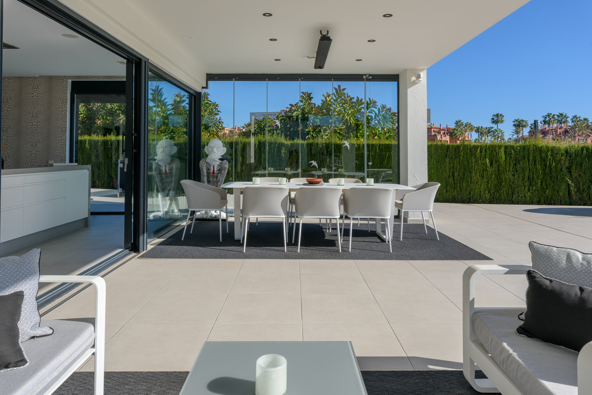 Se vende Villa - Chalet de 4 dormitorios en Costa Del Sol, Málaga, España