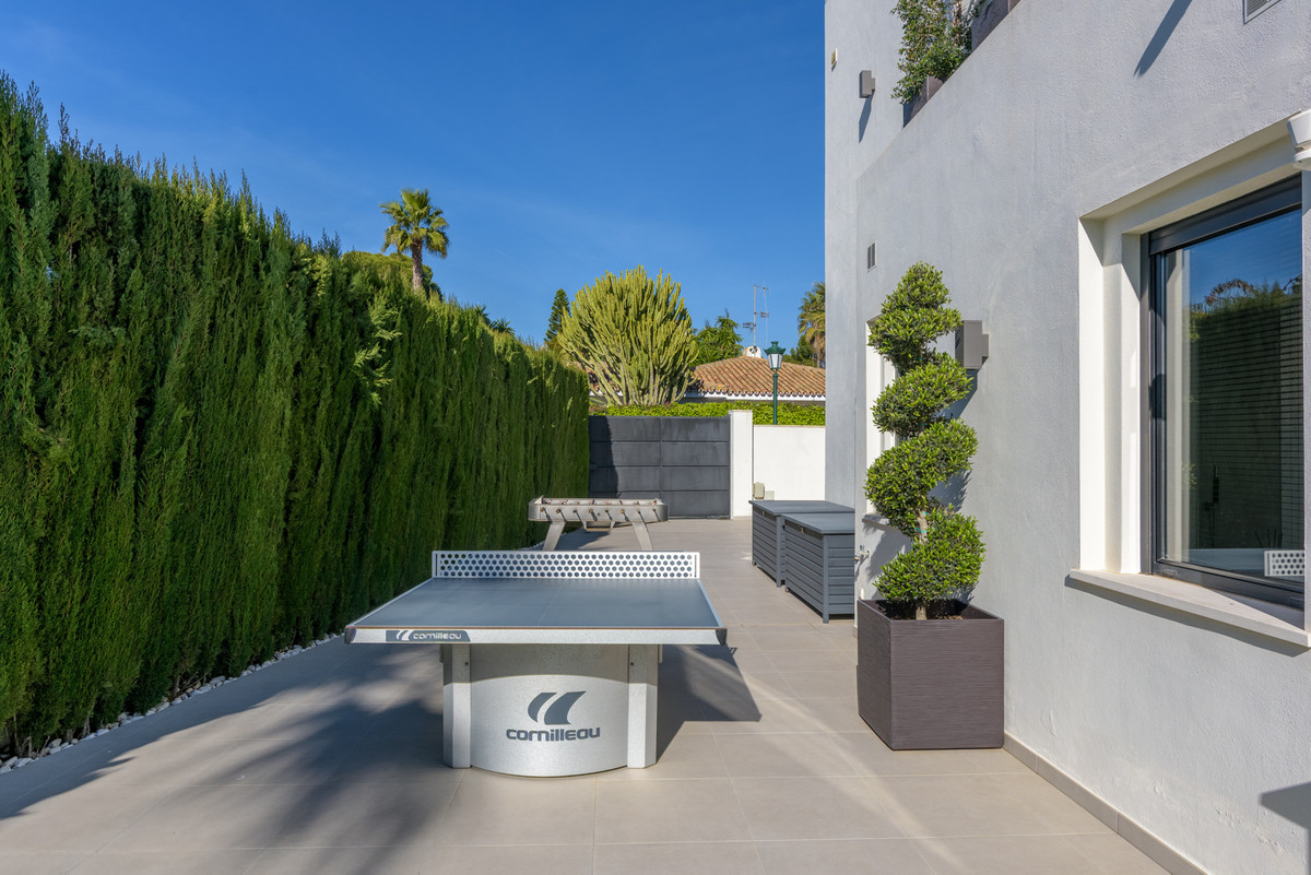 Se vende Villa - Chalet de 4 dormitorios en Costa Del Sol, Málaga, España