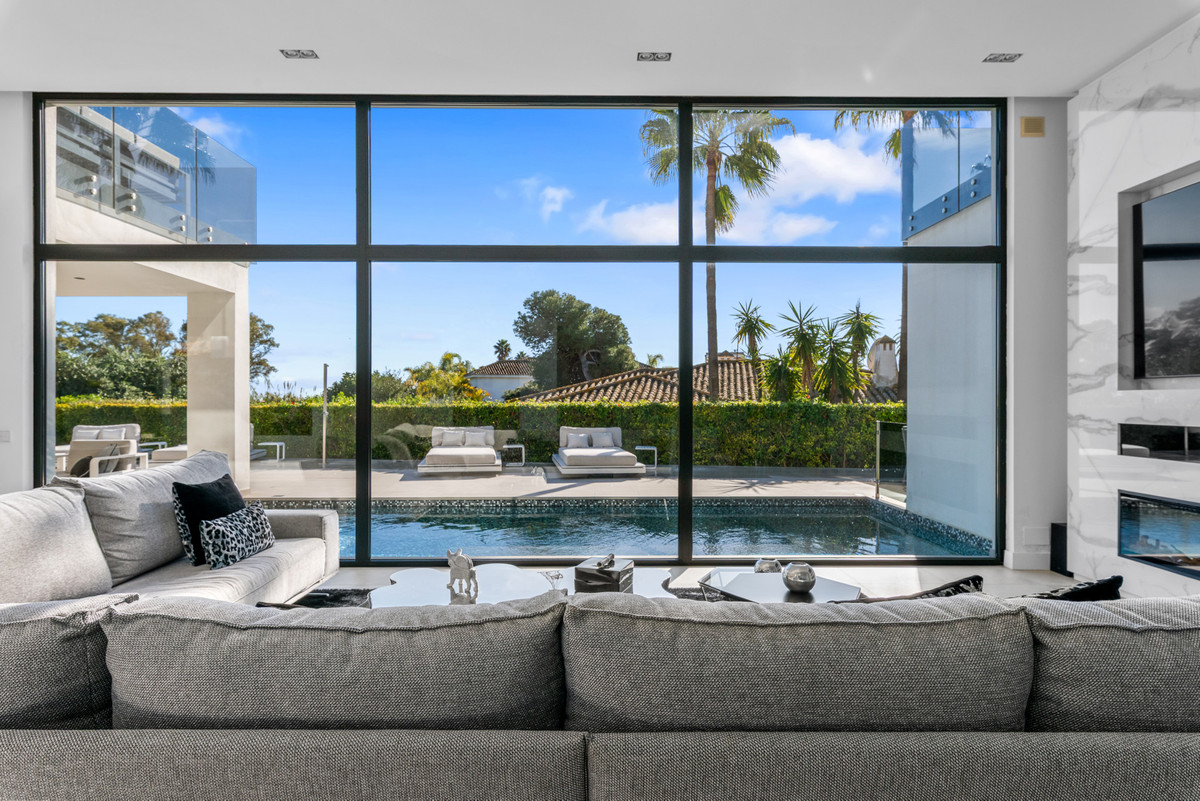 Se vende Villa - Chalet de 4 dormitorios en Costa Del Sol, Málaga, España