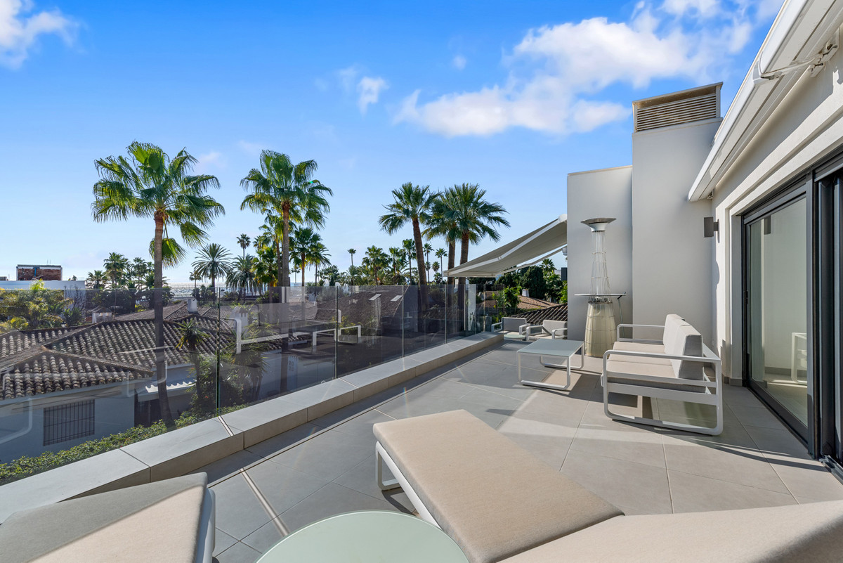 Se vende Villa - Chalet de 4 dormitorios en Costa Del Sol, Málaga, España