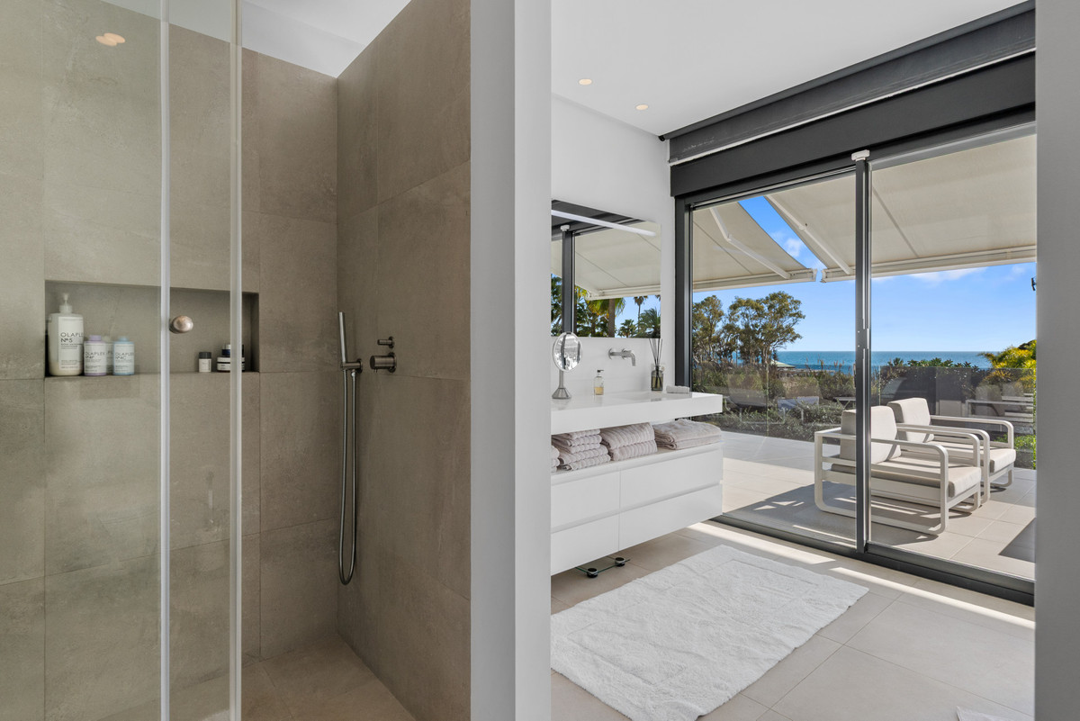 Se vende Villa - Chalet de 4 dormitorios en Costa Del Sol, Málaga, España